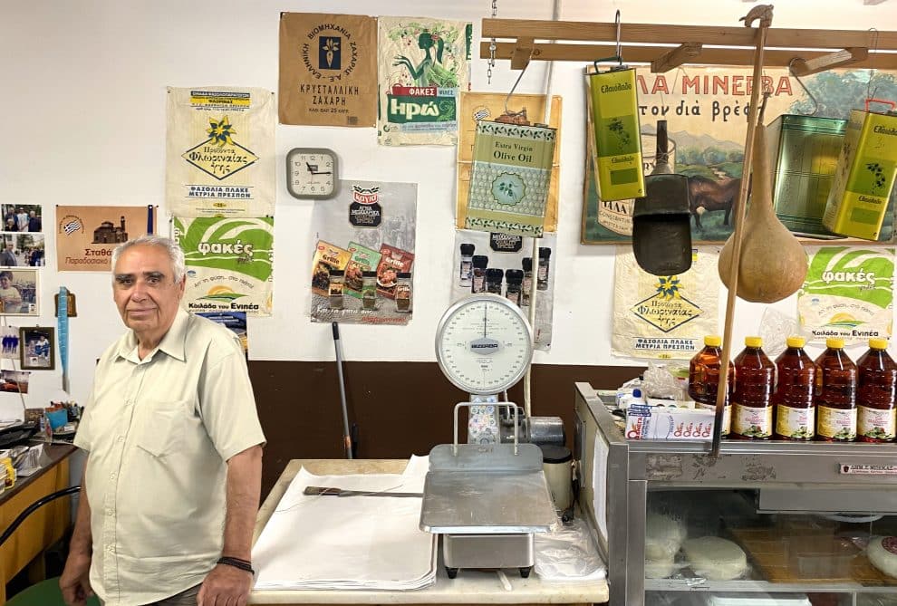 Μικρά παντοπωλεία συνεχίζουν να γράφουν τη δική τους ιστορία στην Καλαμάτα - Mesis Group